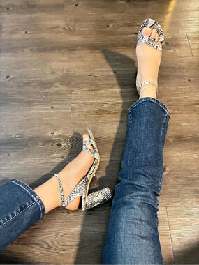 Sarto Snakeskin Omaha Print Ankle Strap Heels US 9